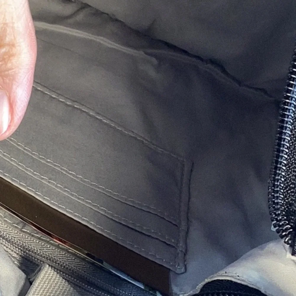 Baggalini black crossbody - Picture 8 of 16